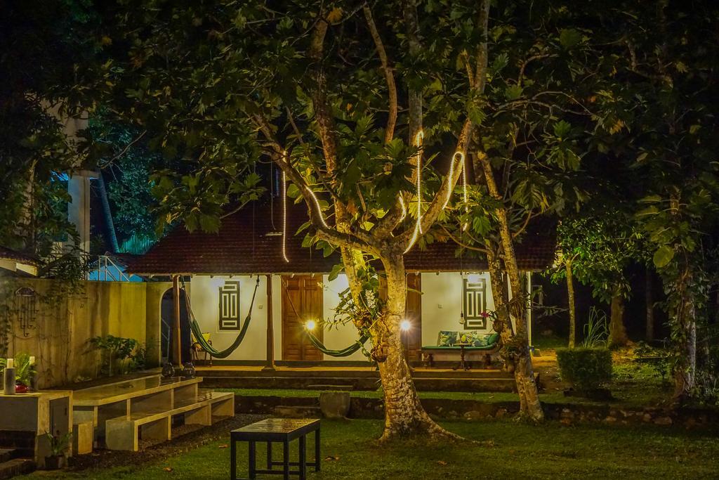 Templeberg Bed & Breakfast Walahanduwa Bagian luar foto